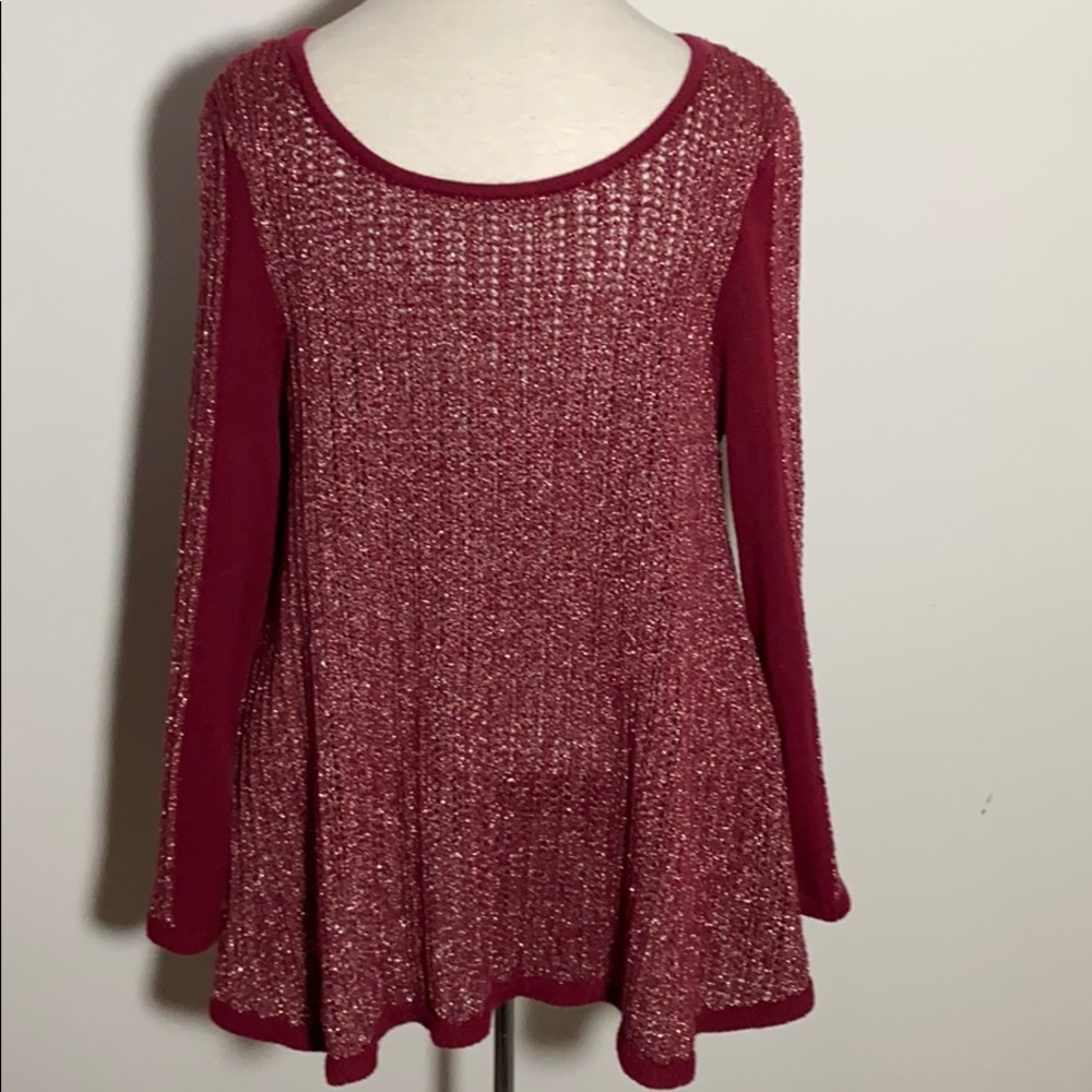 Women’s Lucky Brand loose knit Sweater size medium flare bottom Red gold glitter